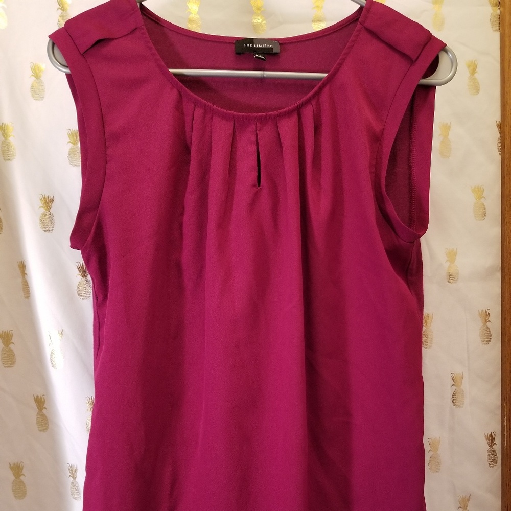 Pink top w/ Keyhole
